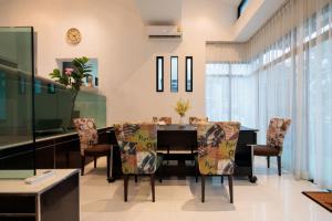 Modern & fun pool villa at Kamala regent