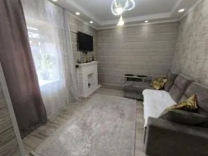 Комфортный дом до 4х человек. Есть парковка на 2 машины, Wi-Fi, TV. - Prigorodnoye