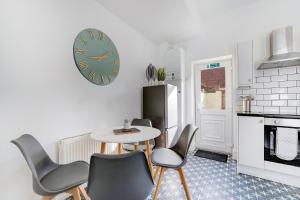 Spacious 3-Bed Home in South Shields, Sleeps 8