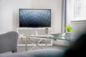 Spacious 3-Bed Home in South Shields, Sleeps 8