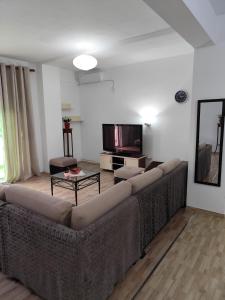 Gjirokastra apartment 360