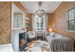 Exclusive 5 bed house with garden in North Kensington