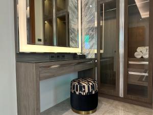 Luxury Breeze Villa with private pool & maid