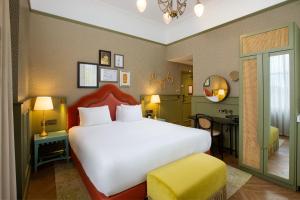 George Walton Deluxe King Room room in Elmbank Hotel And Lodge - part of The Cairn Collection