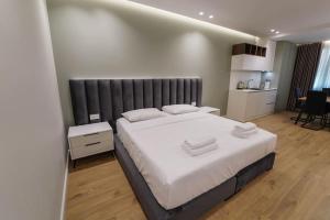 2 Steps from city center apt 3 1