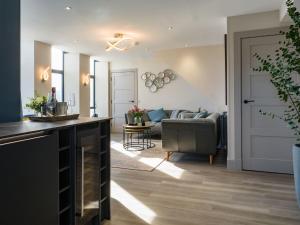 Arran Shores Luxury Shorefront Penthouse Suite 12