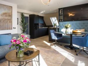 Arran Shores Luxury Shorefront Penthouse Suite 12