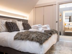 Arran Shores Luxury Shorefront Penthouse Suite 13