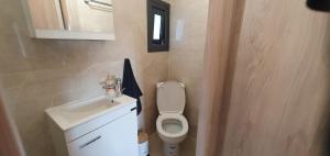 Village Gem Peledri Studio