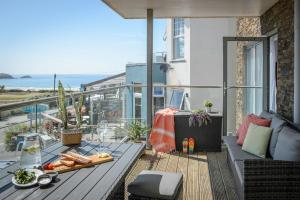 6 Azure, Newquay
