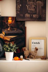 4 - Walkers Cottage - Scandinavian BBQ hut -Open fire