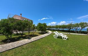 2 Bedroom Awesome Apartment In Ugljan