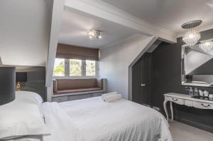 Double Room with Private Bathroom room in Bosanneth