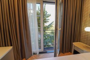 2 Steps from city center apt 3 3