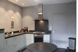 Villas Gorgeous 5 bedroom villa with air con, heated pool and garden for 12 : photos des chambres