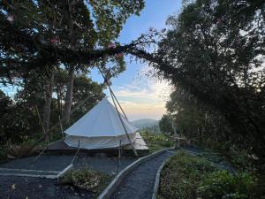 The Hidden Gem Viewpoint Camping & Rooms