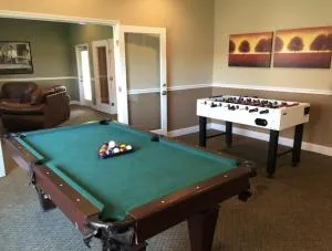 Landing at Settlers Ranch - 1 Bedroom in South Belt Ellington - 皮尔兰