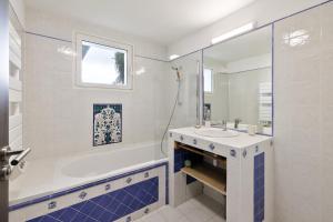 B&B / Chambres d'hotes Villa Ongizatea au calme avec piscine et vue montagne : photos des chambres