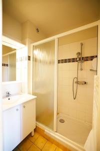 Hotels Village vacances Le Hameau des Oliviers : Chambre Double ou Lits Jumeaux