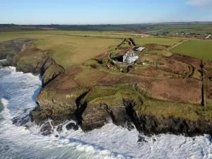 Wildly Romantic Cliff Top Apartment - Breage