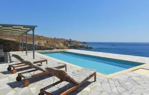 Stunning Home In Ampela, Syros - Finikas