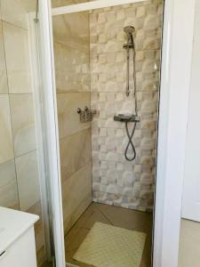 Villas Magnifique MAISON de 80m2, proche CDG & PARIS : photos des chambres