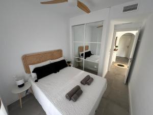 Surf Apartment - Wifi - Parking - Swimming Pool - Patio - Garden