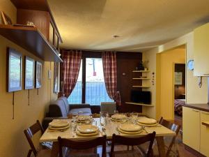 Appartements Appartement skis aux pieds, 6 pers avec parking, Montgenevre - FR-1-330D-7 : photos des chambres