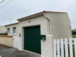 Maisons de vacances Villa ISKA - 6Velos-Calme-Piscine-Moderne-Centre-Port-Plages : photos des chambres