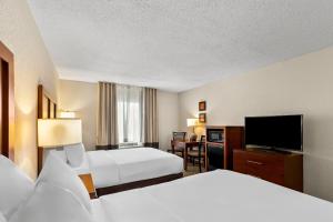 Double Room with Two Double Beds - Non Smoking room in Comfort Inn St Louis – Westport