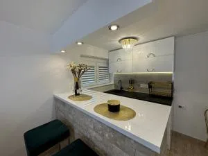 Apartman City Zeleznik - Sremčica