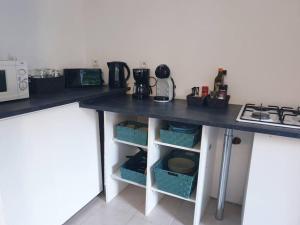 Appartements App jacuzzi & piscine privee - loveroom - Suite Emeraude : photos des chambres