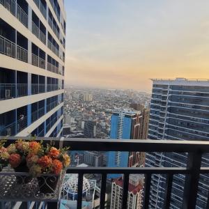 Air Residences - City Skyline View Balcony near Airport - 5502