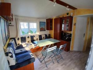 Bungalow charmant à Meschers-sur-Gironde avec piscine partagée