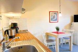 Gästehaus Karstadt Wohnung 01 - Rosengarten