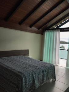 Casa frente ao mar com píer exclusivo