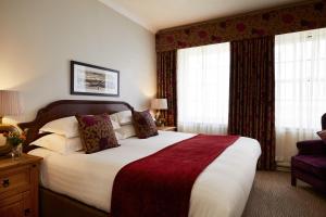 Standard Double Room room in Macdonald New Blossoms Hotel