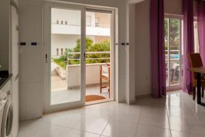 Apartamento 2 Bdr na vila Sta Luzia com vista piscina