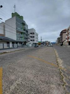 Apartamento no Centro do Arroio a 1 quadra do mar