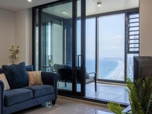 Oceanfront Escape 2 Beds Home with Pool and Carpark