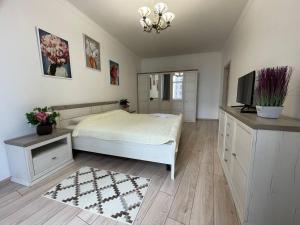 Просторная двухкомнатная квартира в Аркадии с видом на море на 6 человек