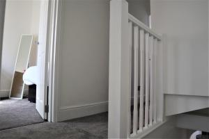 Victoria 4 bedroom Serviced House Short Lets - Near Northampton Gen Hosp & Town Centre