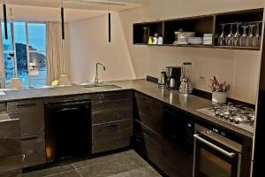 CASA BRIGITTE, de FRENTE PARA O MAR !