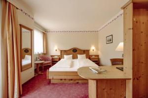 Comfort Double Room - Main Building room in Familienresort Reslwirt