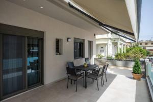 Erato - Newly renovated Home with Parking