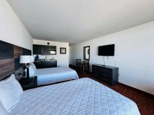 LA7 Ocean View beautiful condo right on the beach