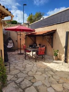 Studio à deux pas du village