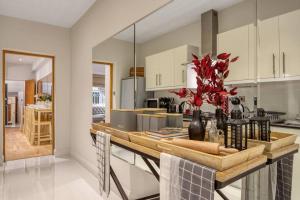 3Bed 3Bath Kensington Palace