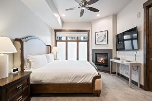 Newer Upscale Canyons Village Resort Condo, 5 min walk to Gondola, 2 Bedrooms Ensuite, Pet Friendly