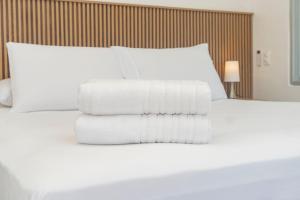 CB1429 Suite 180º Airport and Sea View in Crespo
